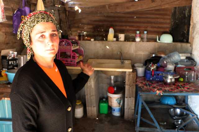 Eşi ile en yakın arkadaşı kaçtı; 4 çocuğuyla yaşam mücadelesi veriyor Eşi ile en yakın arkadaşı kaçtı; 4 çocuğuyla yaşam mücadelesi veriyor