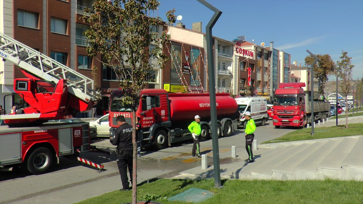 Gölbaşı\'nda restoranda çıkan baca yangını söndürüldü