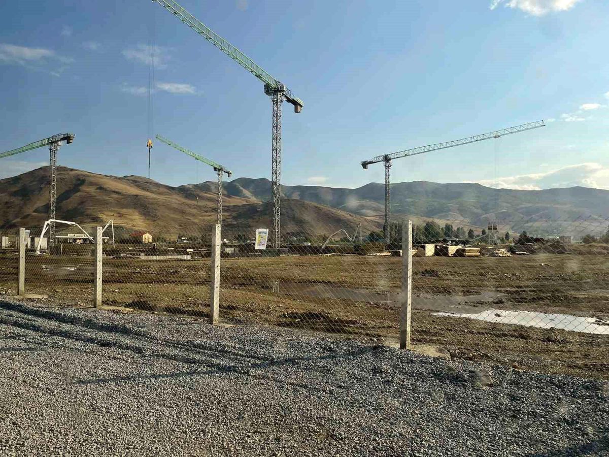 Muş\'ta hastane inşaatında işçi düştü