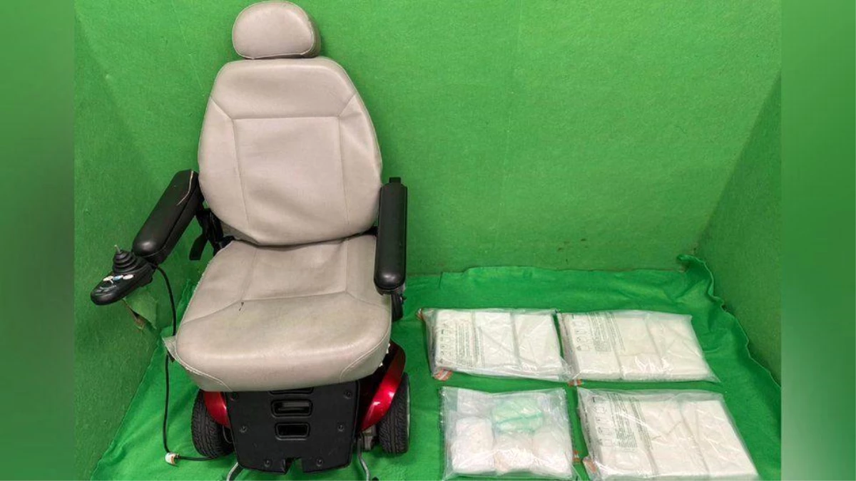 Hong Kong Uluslararası Havalimanı\'nda Elektrikli Tekerlekli Sandalyede 11 Kilogram Kokain Bulundu