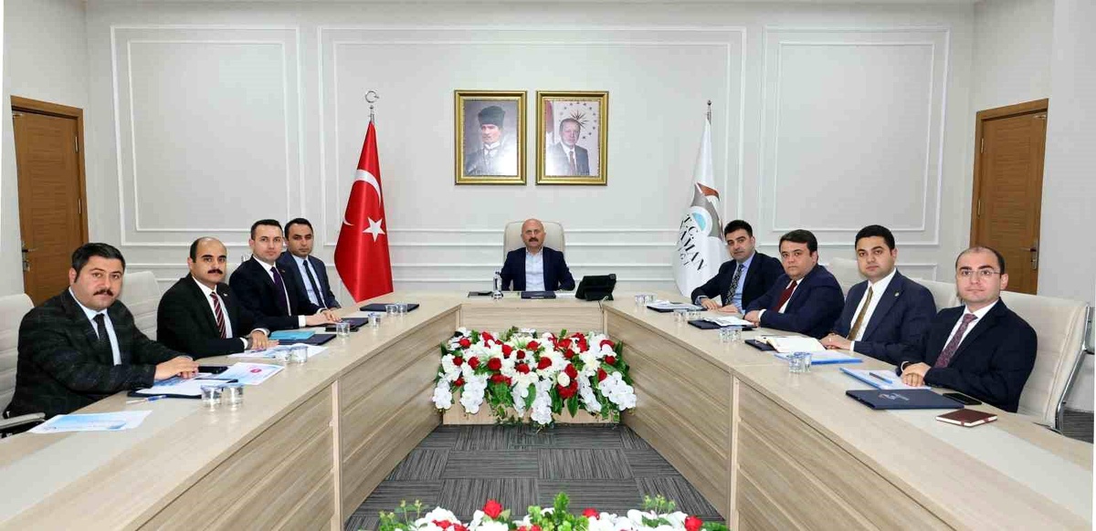 Adıyaman\'ın ilçelerinde yürütülen çalışmalar masaya yatırıldı