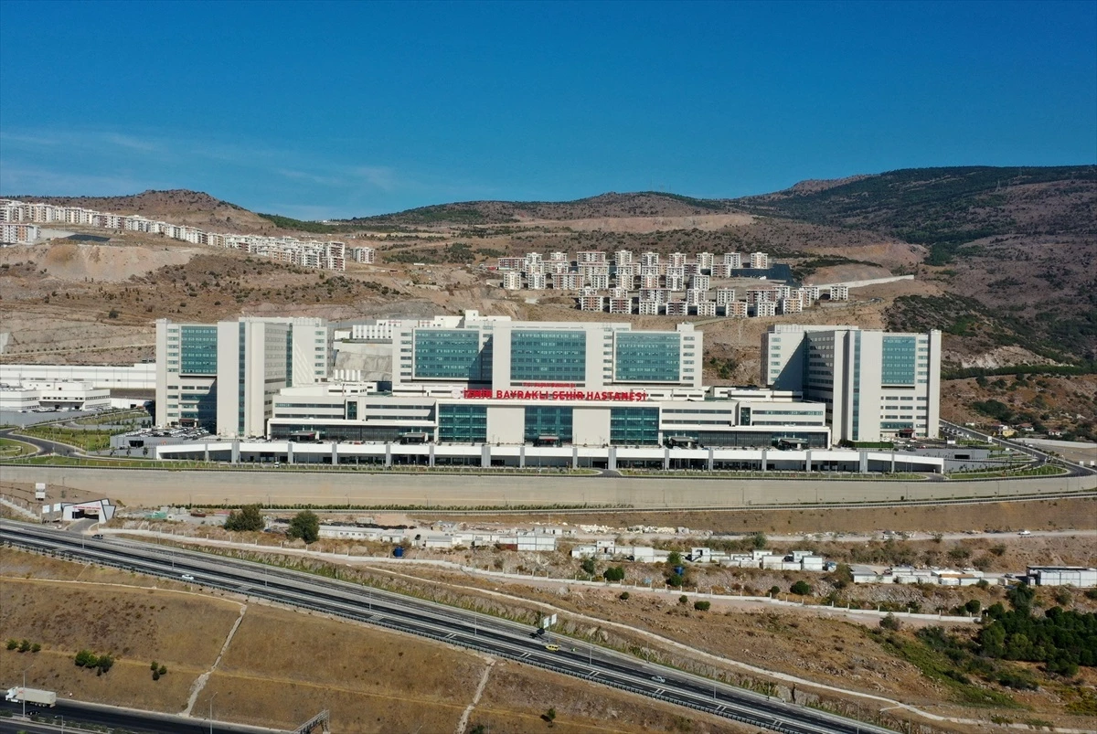 İzmir Şehir Hastanesi Hasta Kabulüne Başladı