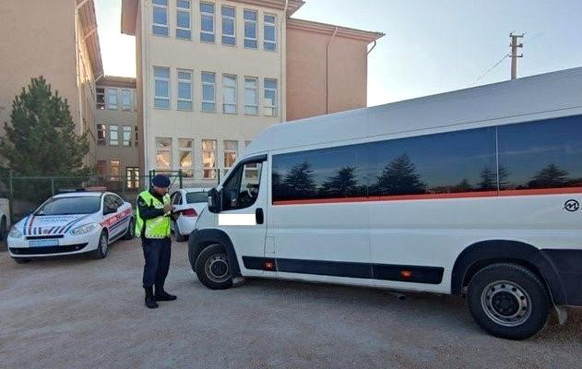 Eskişehir\'de Okul Servislerine Denetim: 2 Araç Kusurlu Bulundu