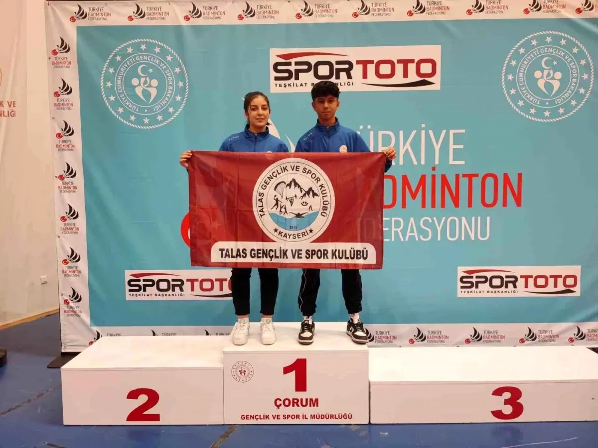 Kayserili sporcular Türkiye Badminton Şampiyonası\'nda başarılı oldu