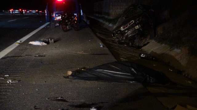Kocaeli'de cenazeden dönen ailenin otomobili kaza yaptı: 3 ölü Kocaeli'de cenazeden dönen ailenin otomobili kaza yaptı: 3 ölü