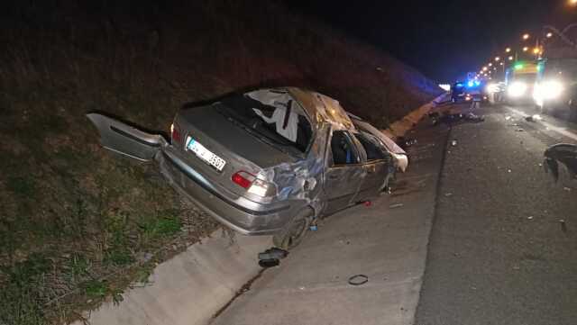 Kocaeli'de cenazeden dönen ailenin otomobili kaza yaptı: 3 ölü Kocaeli'de cenazeden dönen ailenin otomobili kaza yaptı: 3 ölü