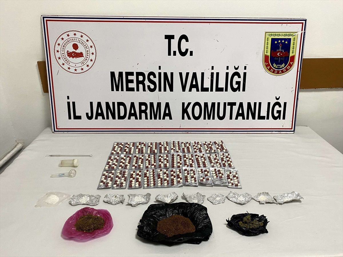 Mersin\'de Uyuşturucu Ticareti Yapan 3 Şüpheli Yakalandı