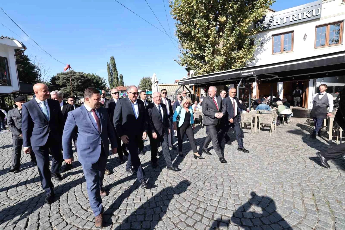 Milli Savunma Bakanı Yaşar Güler, Prizren Başkonsolosluğunu ziyaret etti