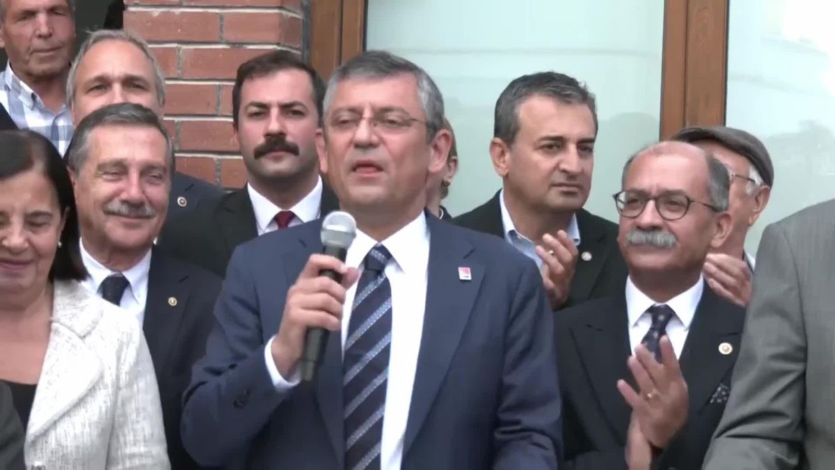 Özgür Özel, Eskişehir\'de: "Bu Memleket; Adil, Hakça Bir Düzen İçin İktidar Olduğumuzda Türkiye Cumhuriyeti Vatandaşı Olmanın Onurunu Yaşayacak.