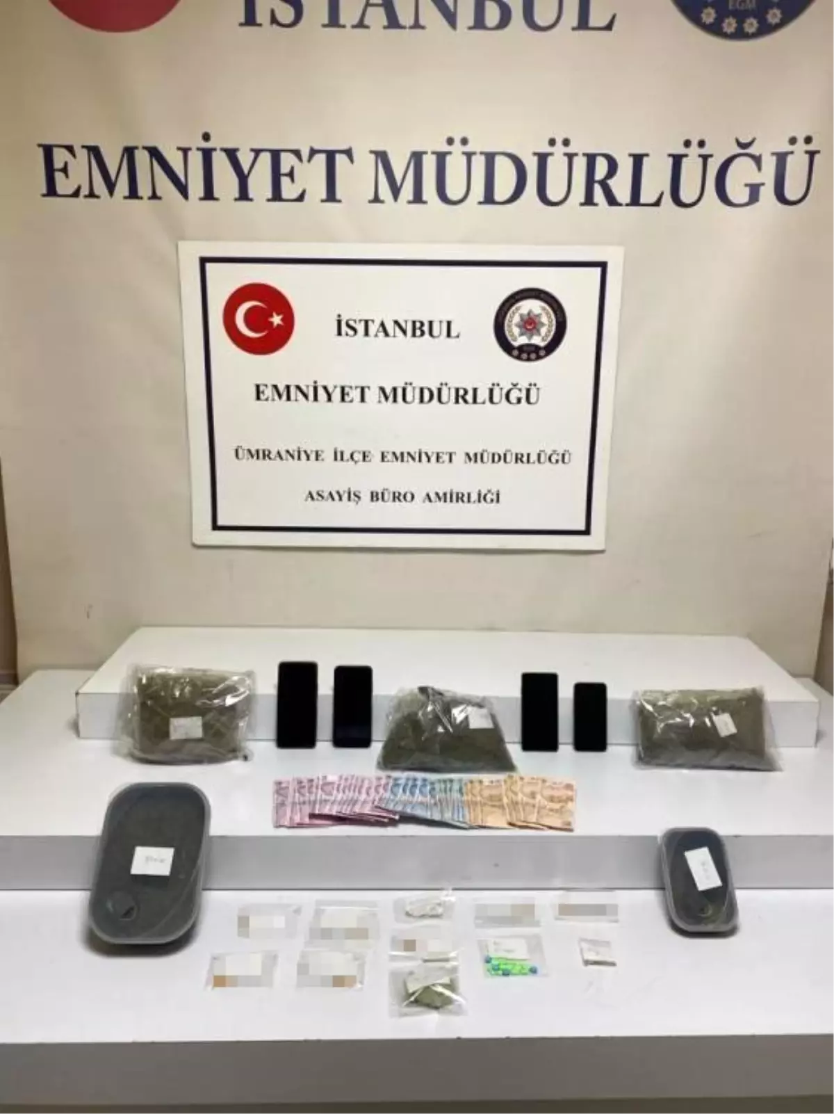 Ümraniye\'de Uyuşturucu Operasyonu: 2 Şüpheliden 1\'i Tutuklandı