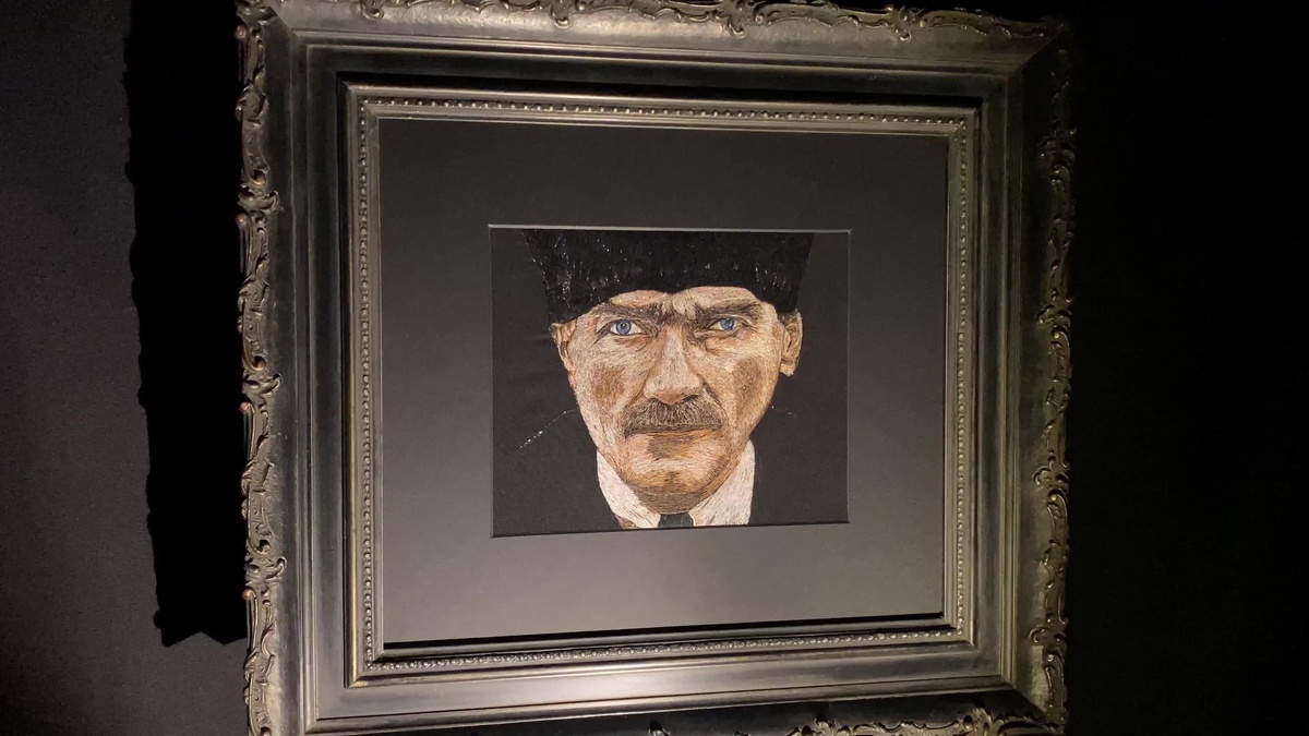 Sanatçı Leyla Aslan, ipliklerle Atatürk portresi yaptı
