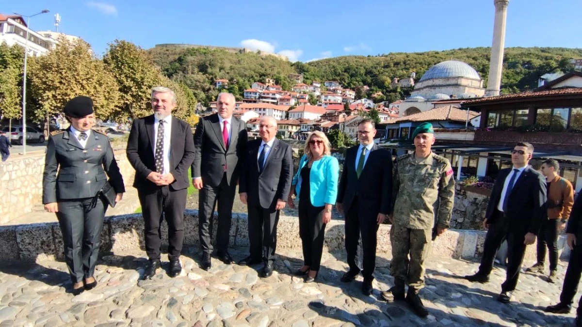 Savunma Bakanı Güler, Kosova\'da tarihi yerleri gezdi