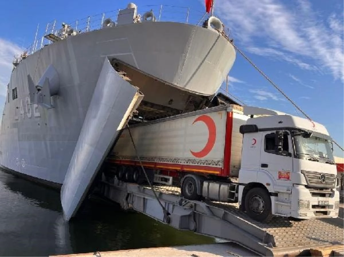 Türkiye, Libya\'ya yardım malzemesi gönderdi