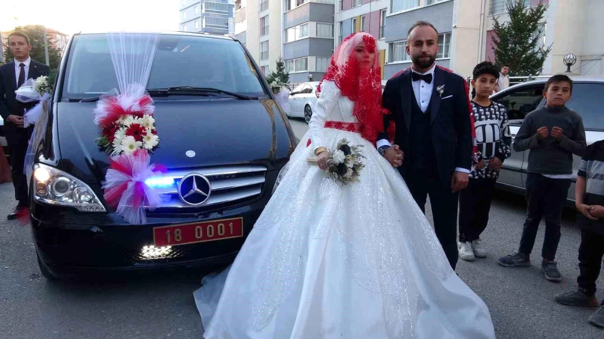 Çankırı Valisi Mustafa Fırat Taşolar\'ın makam aracı genç çiftin gelin arabası oldu