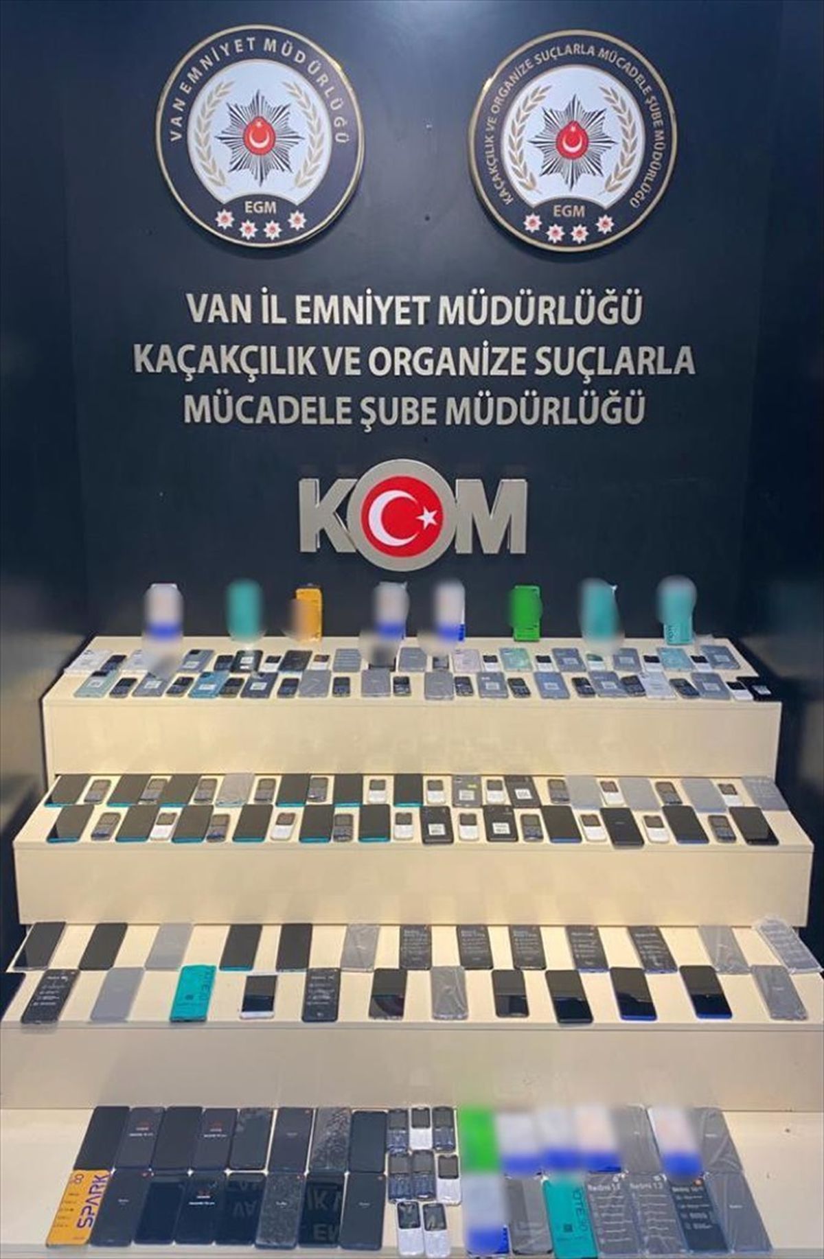 Van\'da Kaçakçılık Operasyonunda 9 Şüpheli Yakalandı