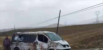 Van'da şarampole devrilen minibüsteki 4 kişi yaralandı