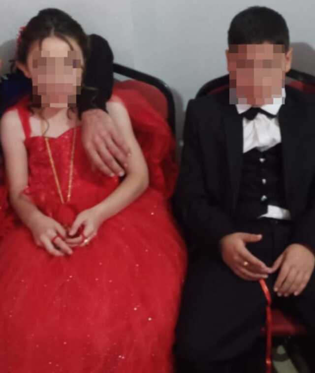 2 çocuğa yapılan nişan töreni olayında bir skandal daha! 15 gün sonra da düğün yapılacakmış 2 çocuğa yapılan nişan töreni olayında bir skandal daha! 15 gün sonra da düğün yapılacakmış