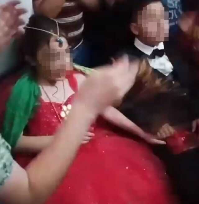 2 çocuğa yapılan nişan töreni olayında bir skandal daha! 15 gün sonra da düğün yapılacakmış 2 çocuğa yapılan nişan töreni olayında bir skandal daha! 15 gün sonra da düğün yapılacakmış
