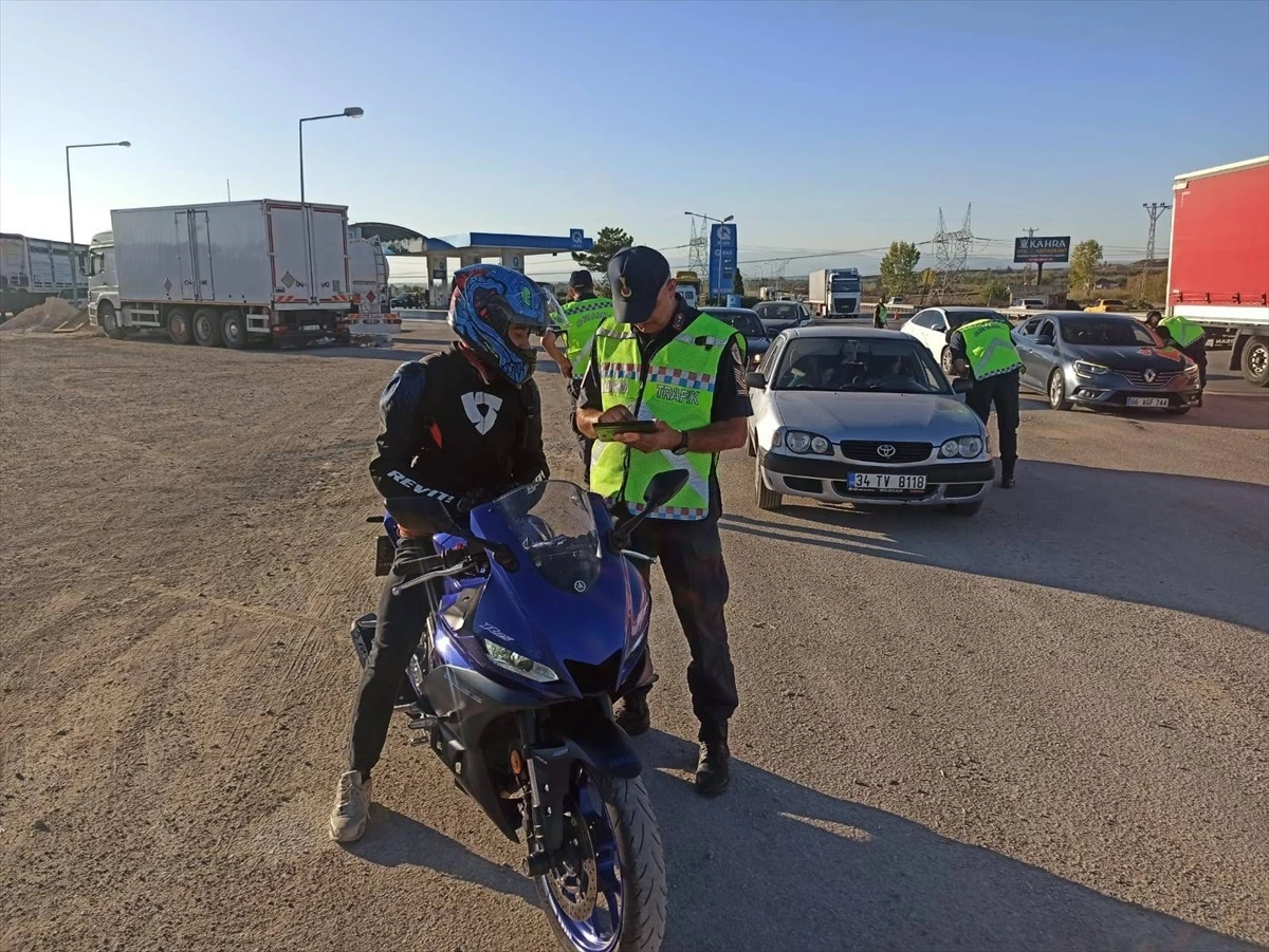 Amasya\'da Motosiklet Sürücülerine Denetim Yapıldı