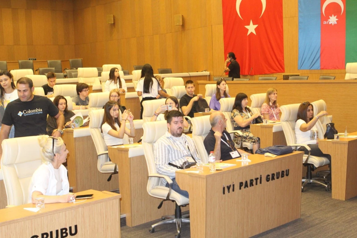 Avrupalı ve Türk Öğrenciler Çukurova Belediyesi\'ni Ziyaret Etti
