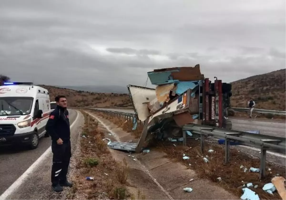 Balıkesir\'de TIR devrildi; Gönen- Bandırma yolu 9 saat trafiğe kapandı