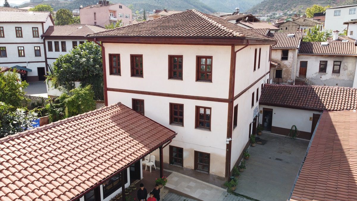 Bilecik\'te KOOP-DES desteğiyle kurulan mutfakta hazırlanan yiyecekler tüketiciye sunuluyor