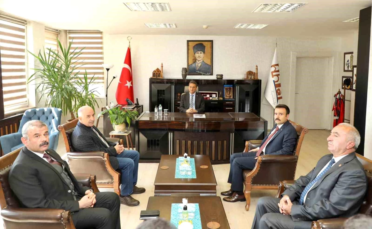 Bitlis Valisi Erol Karaömeroğlu, Ahlat\'a çeşitli ziyaret ve incelemelerde bulundu