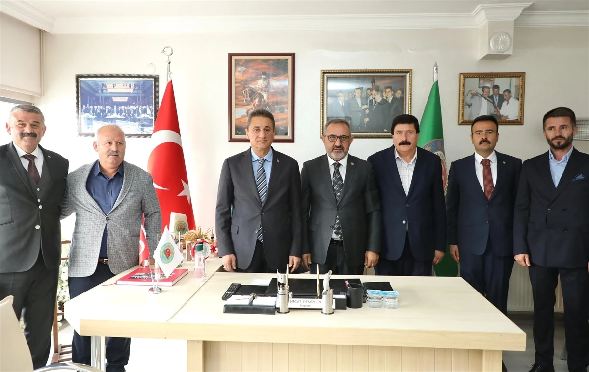 Bitlis Valisi Erol Karaömeroğlu Ahlat\'ta Ziyaretlerde Bulundu