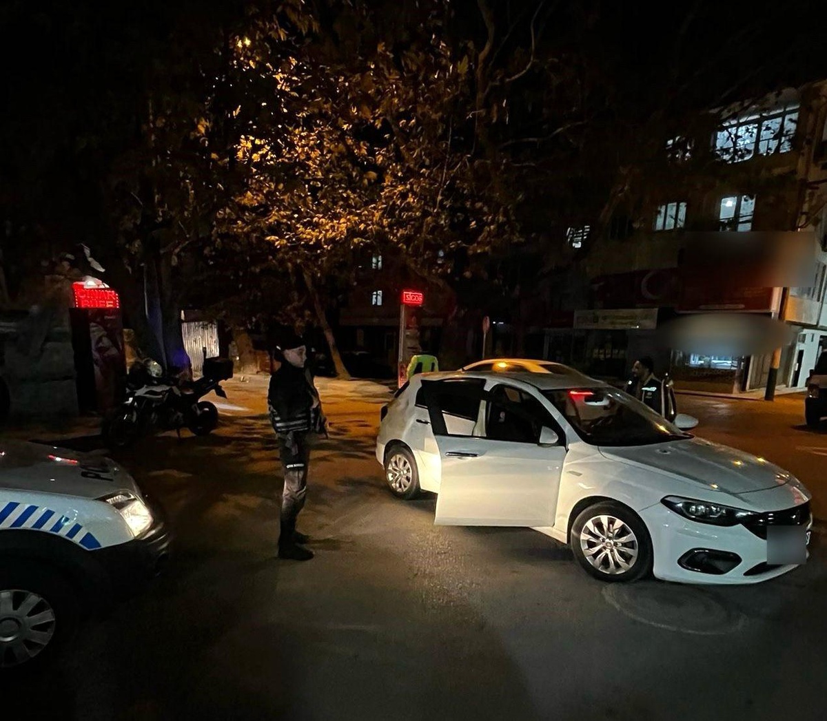 Bursa\'da yapılan uygulamada 5 şahıs gözaltına alındı