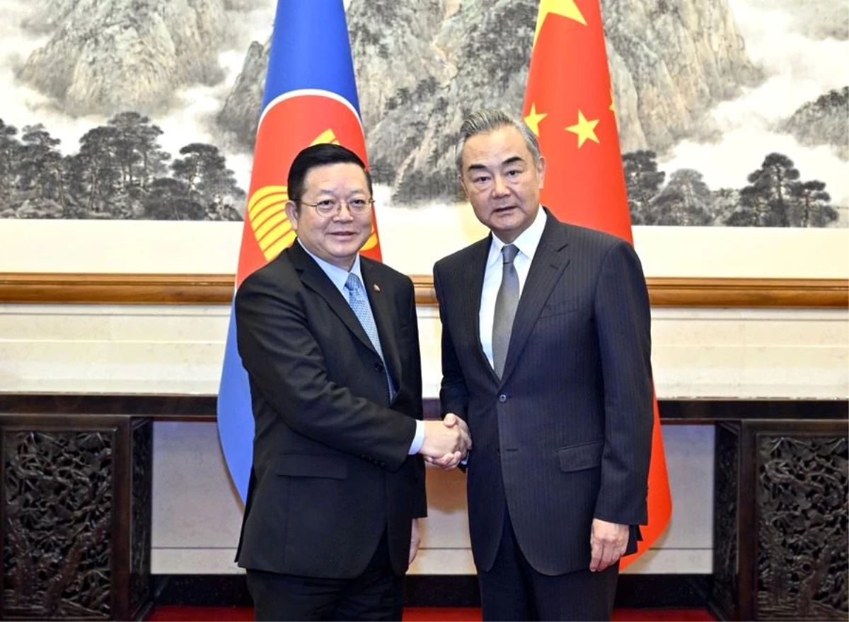 Çin Dışişleri Bakanı: Çin ve Asean Ortak Geleceğe Sahip Daha Yakın Bir Topluluk Kuracak