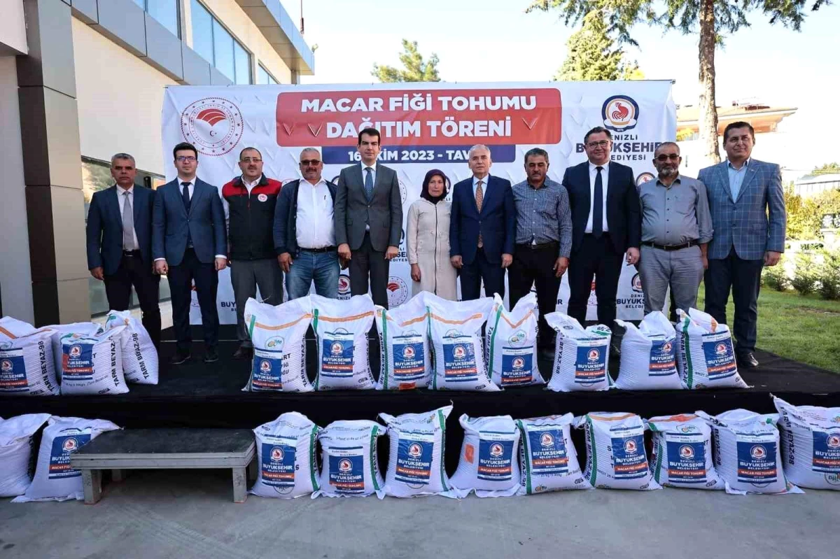Denizli Büyükşehir Belediyesi, 17 İlçede Üreticilere Macar Fığı Tohumu Dağıtımına Başladı