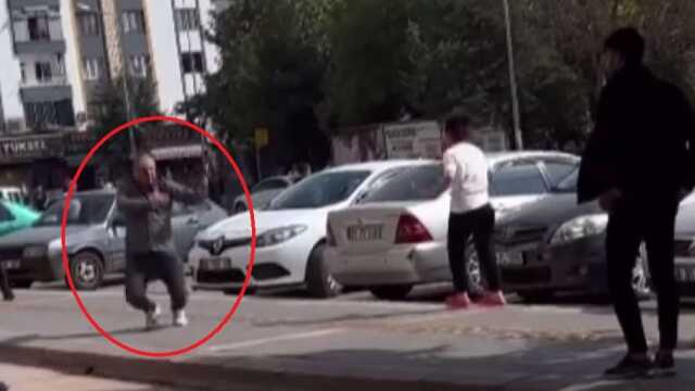 Diyarbakır'da oyun merkezinde çıkan kavgada ağır yaralanan kişi hastanede hayatını kaybetti Diyarbakır'da oyun merkezinde çıkan kavgada ağır yaralanan kişi hastanede hayatını kaybetti