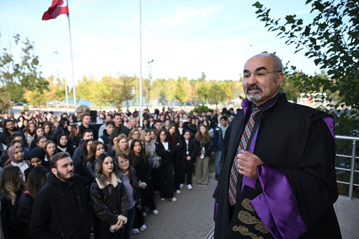 Edirne\'de Cumhuriyet\'in 100. yılı dolayısıyla "1923 adımlık" yürüyüş düzenlendi
