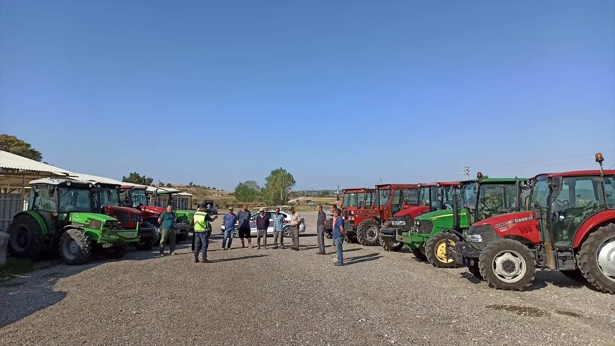 Edirne\'de jandarma ekiplerinin köylerdeki trafik eğitimleri sürüyor