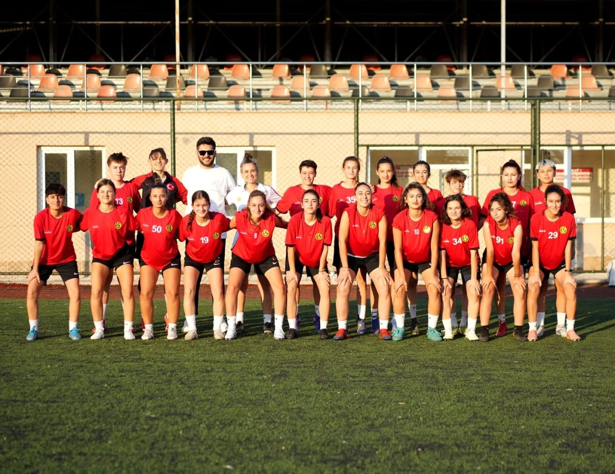 Eskişehirspor Kadın Futbol Takımı, Konya Ülküm Spor ile mücadele edecek