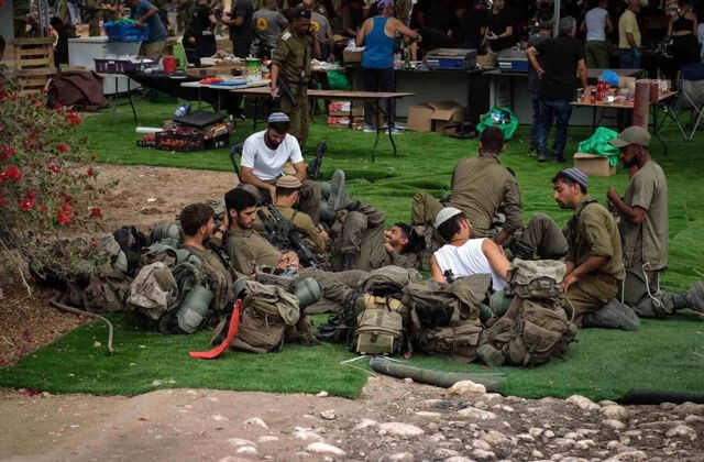 Filistin'e bombalar yağdıran İsrail askerleri, Gazze sınırında barbekü partisi düzenledi Filistin'e bombalar yağdıran İsrail askerleri, Gazze sınırında barbekü partisi düzenledi