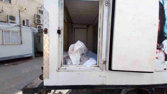 Gazze'de morglar doldu, cansız bedenler dondurma kamyonlarında muhafaza ediliyor Gazze'de morglar doldu, cansız bedenler dondurma kamyonlarında muhafaza ediliyor