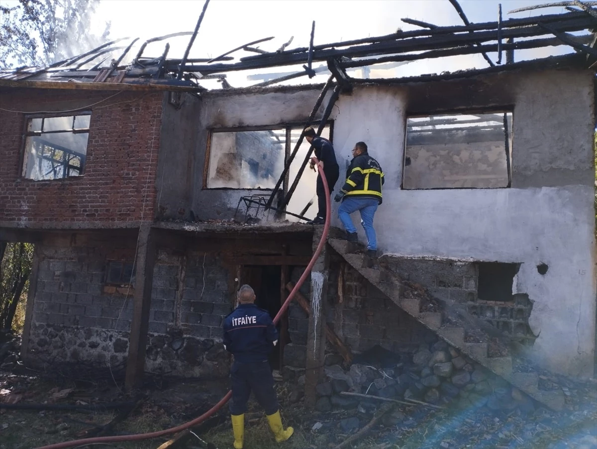 Amasya\'da çıkan yangın itfaiye ekiplerince söndürüldü