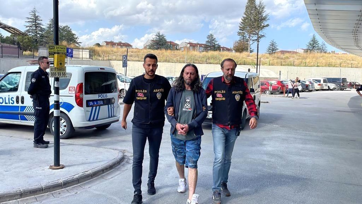 Kardeşini bıçaklayarak öldüren sanık "Kardeşimi özellikle bıçaklamadım" diyerek kendini savundu