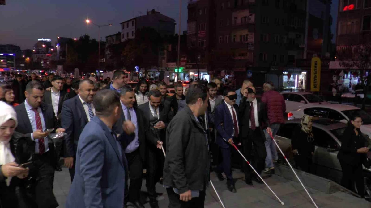 Kayseri Valisi ve Kocasinan Belediye Başkanı Engellilerin Yürüyüşüne Katıldı