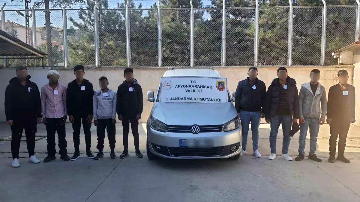 Afyonkarahisar'da İnsan Kaçakçılığı Operasyonu: 9 Yabancı Uyruklu Şahıs Yakalandı