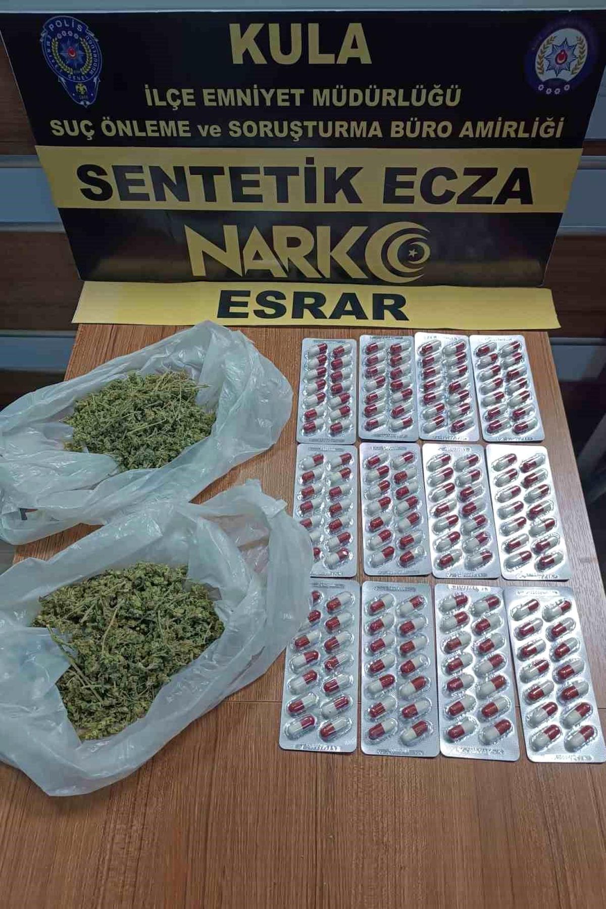 Manisa\'da Uyuşturucu Operasyonu: 59,92 Gram Esrar ve 168 Adet Sentetik Ecza Hap Ele Geçirildi