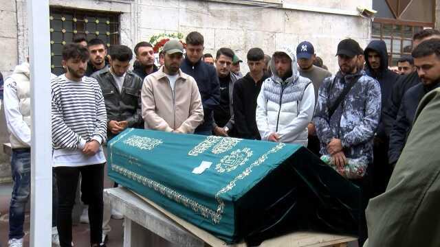 Laf atma cinayetinde öldürülen gencin kız arkadaşı konuştu: Sürpriz yapmaya geldim, şimdi toprağa verdim