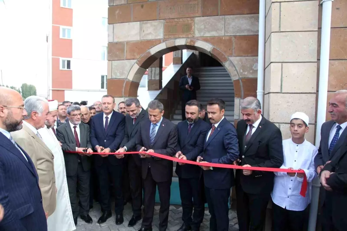 Şehidin vasiyeti olan cami ve yatılı hafızlık Kur\'an kursu ibadete açıldı