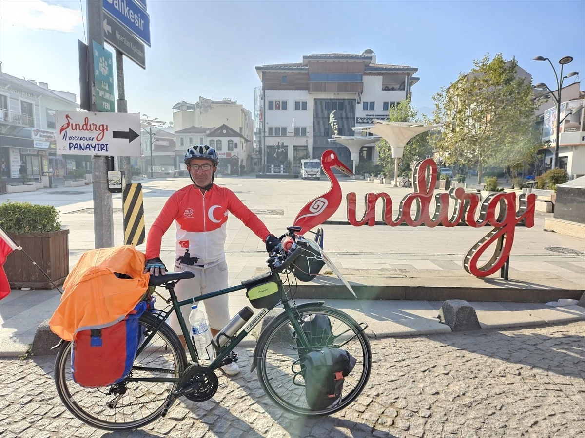 Şehit Gördesli Makbule Efe anısına İzmir\'den Sındırgı\'ya pedal çevirdi