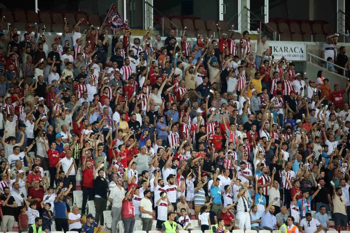 Sivasspor-Kasımpaşa Maçının Biletleri Satışa Çıktı
