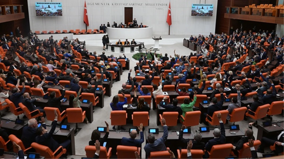 Son Dakika: Irak ve Suriye tezkeresi Meclis\'ten geçti