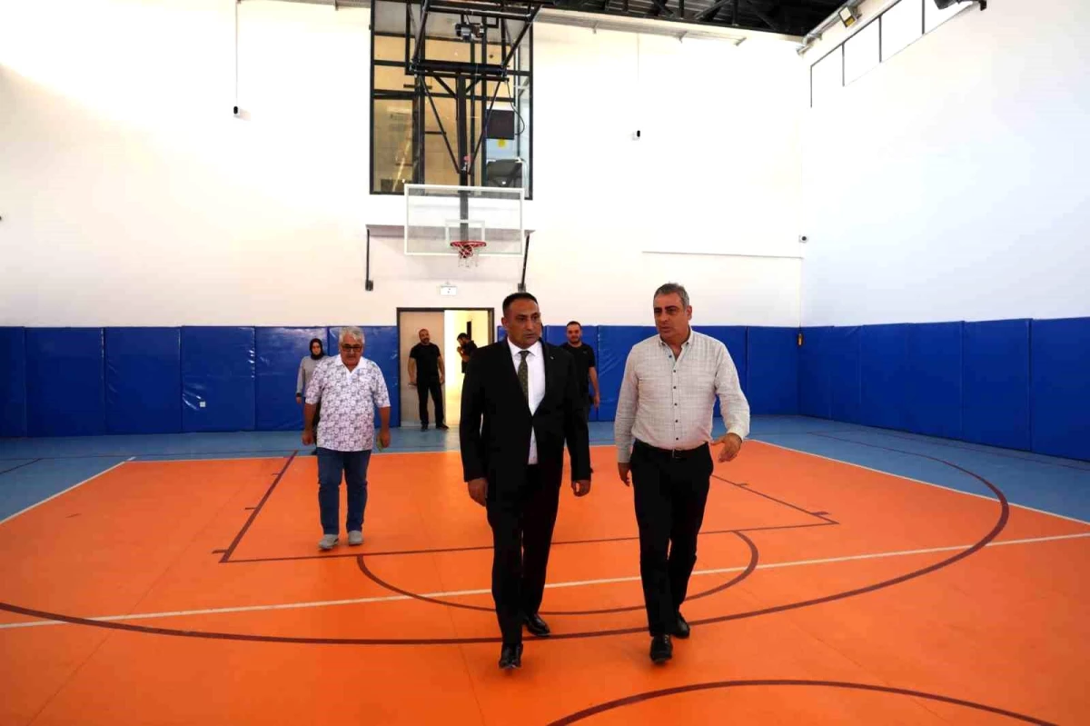 Mersin\'e Yeni Gençlik Merkezi ve Spor Tesisi Kazandırıldı