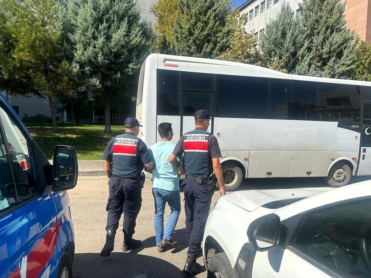 Gaziantep\'te FETÖ firarisi bağ evinde yakalandı
