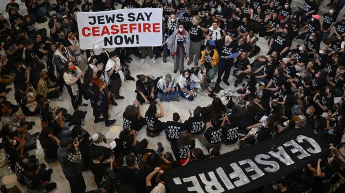 Filistin\'e destek veren Yahudiler ABD Kongre binasını bastı